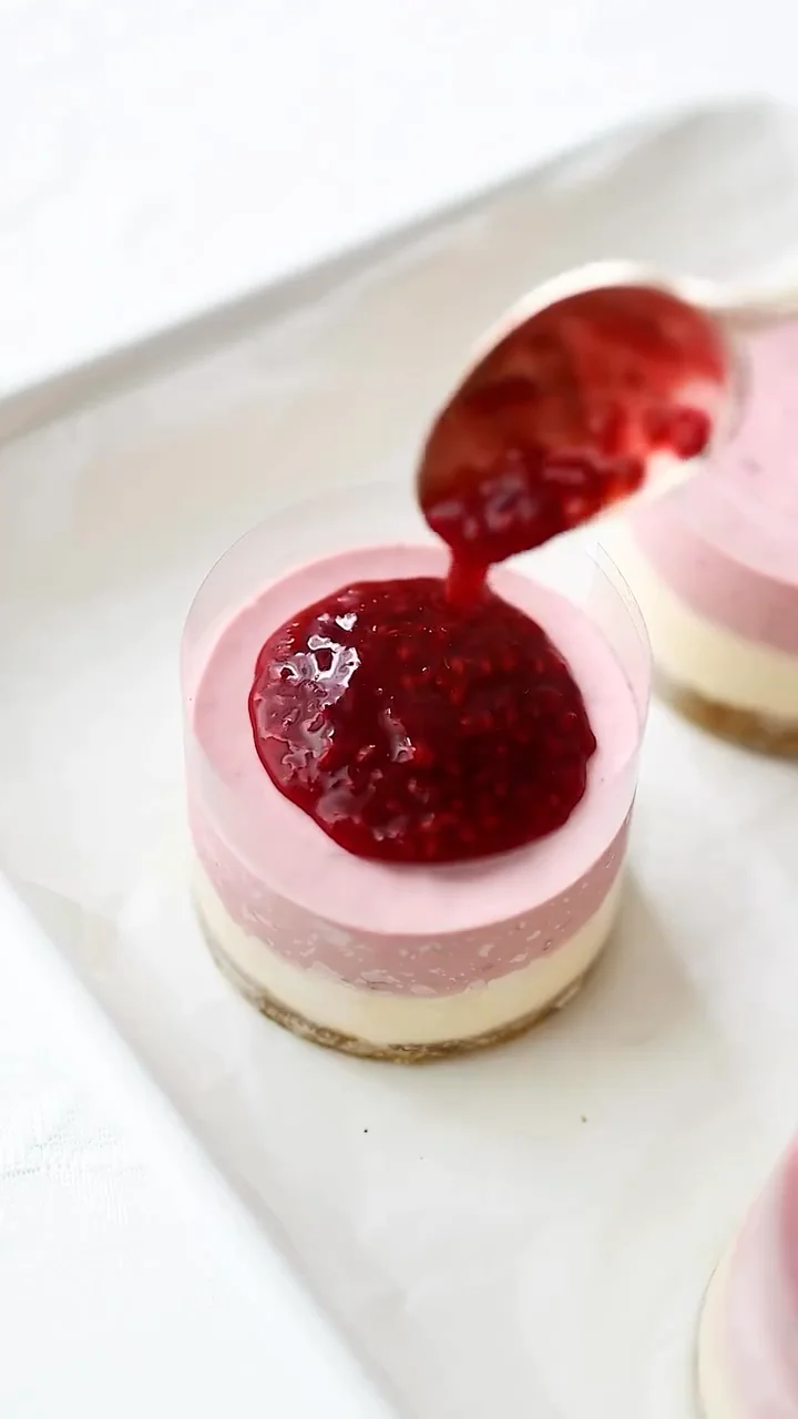 Raspberry Topping on No-Bake Cheesecake