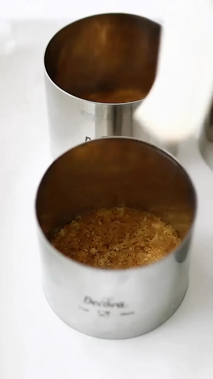 No-Bake Raspberry Cheesecake Biscuit Base